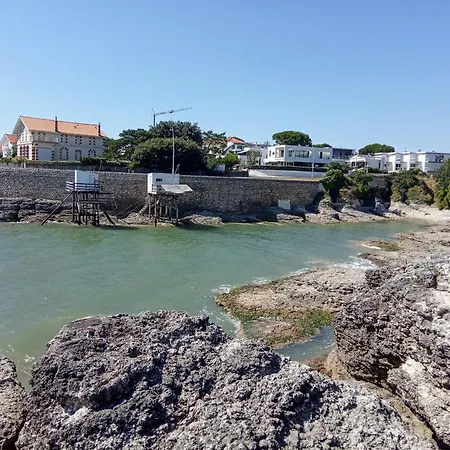 Holiday home Maison Loft Et Jardin Privatif 400m Royan Pontaillac